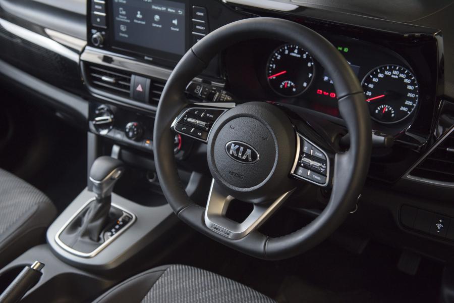 Панель приборов Kia Seltos EX 2020 года  (ZA) (фото 8 из 40)